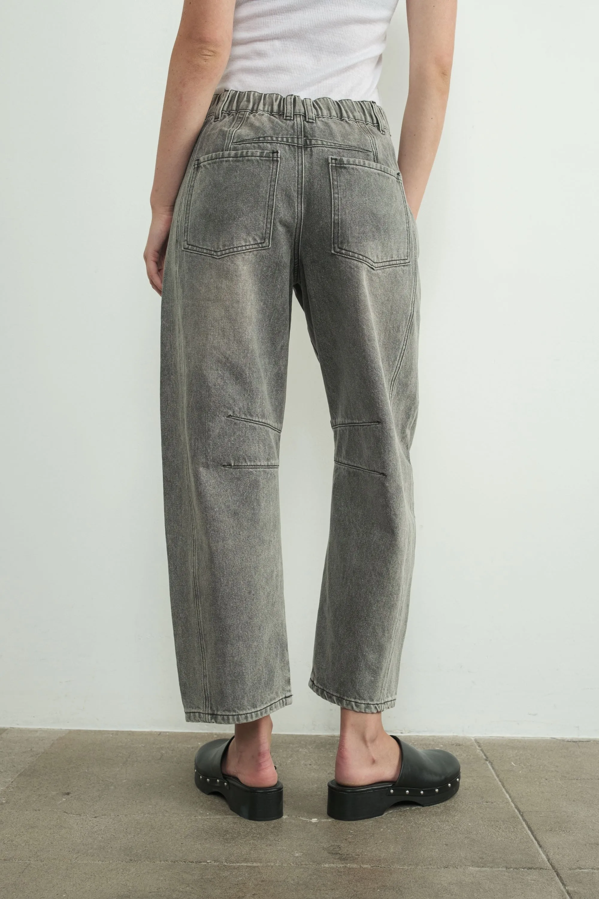 Mid Rise Barrel Slouchy Jean